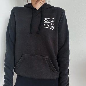 Calvin Klein Black Cropped Sweater (M)
